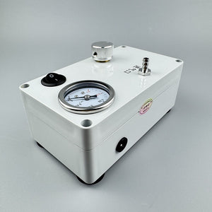 Desktop Vacuum Pump Laboratory Instrument Extraction Pump with Vacuum Gauge for Lab Defoaming/Filtration
