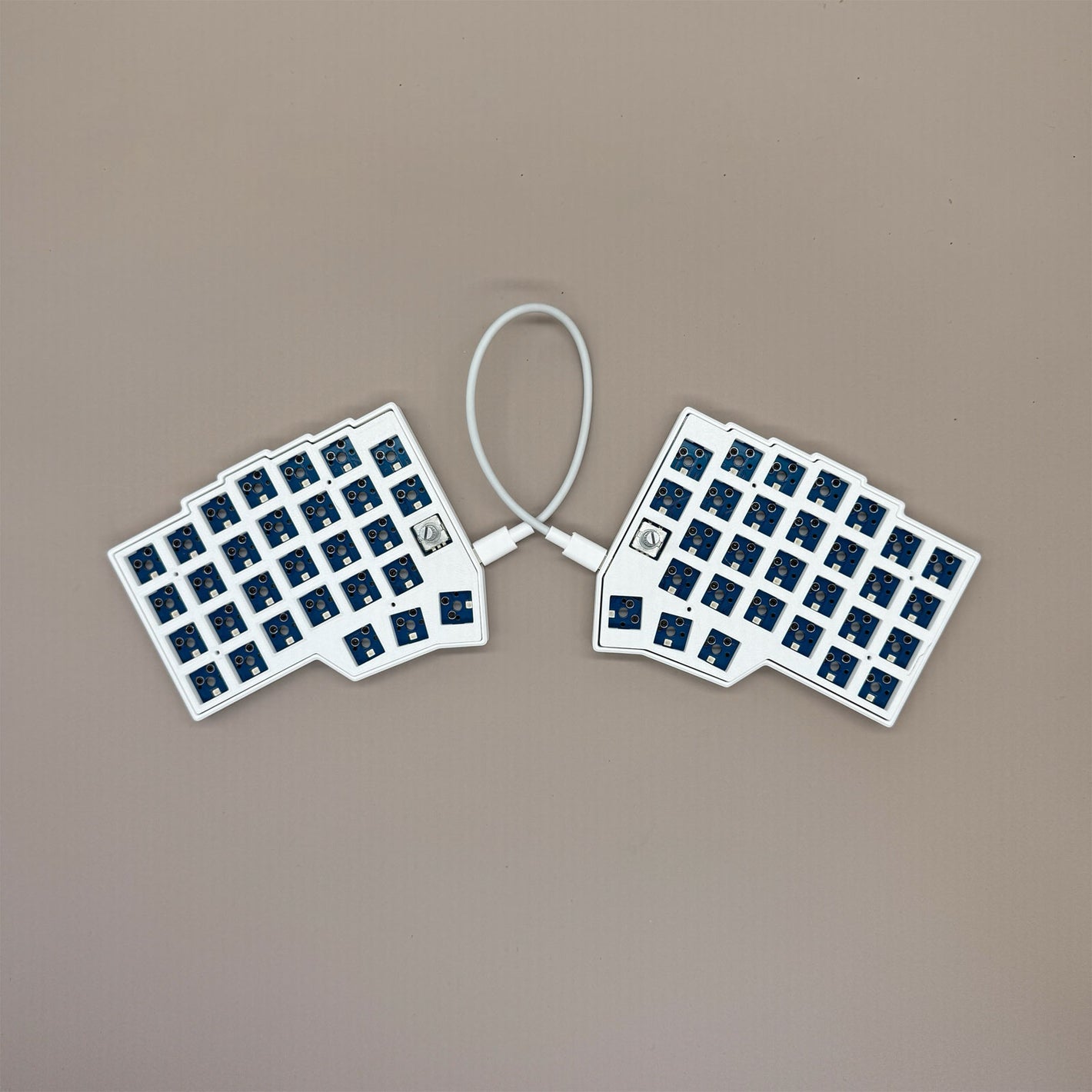 BORNE CORN4X6 White/Black Split Wired Keyboard Kit Ergonomic QMK Hot-swappable RGB DIY Keyboard (Switches & Keycaps Optional)
