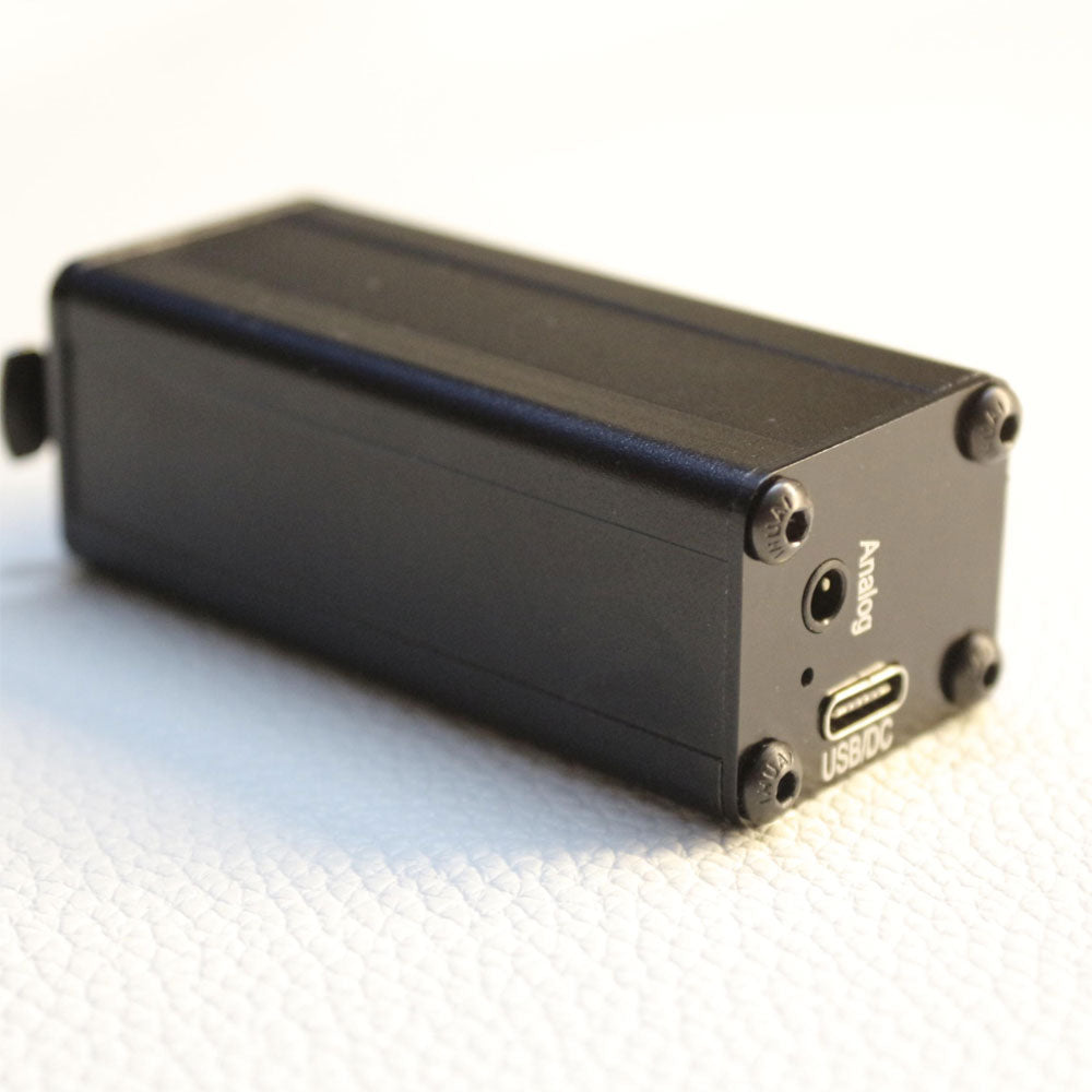 Analog to AES Converter Analog-to-Digital Converter ADC with AES Output Supporting 24-bit/48KHz