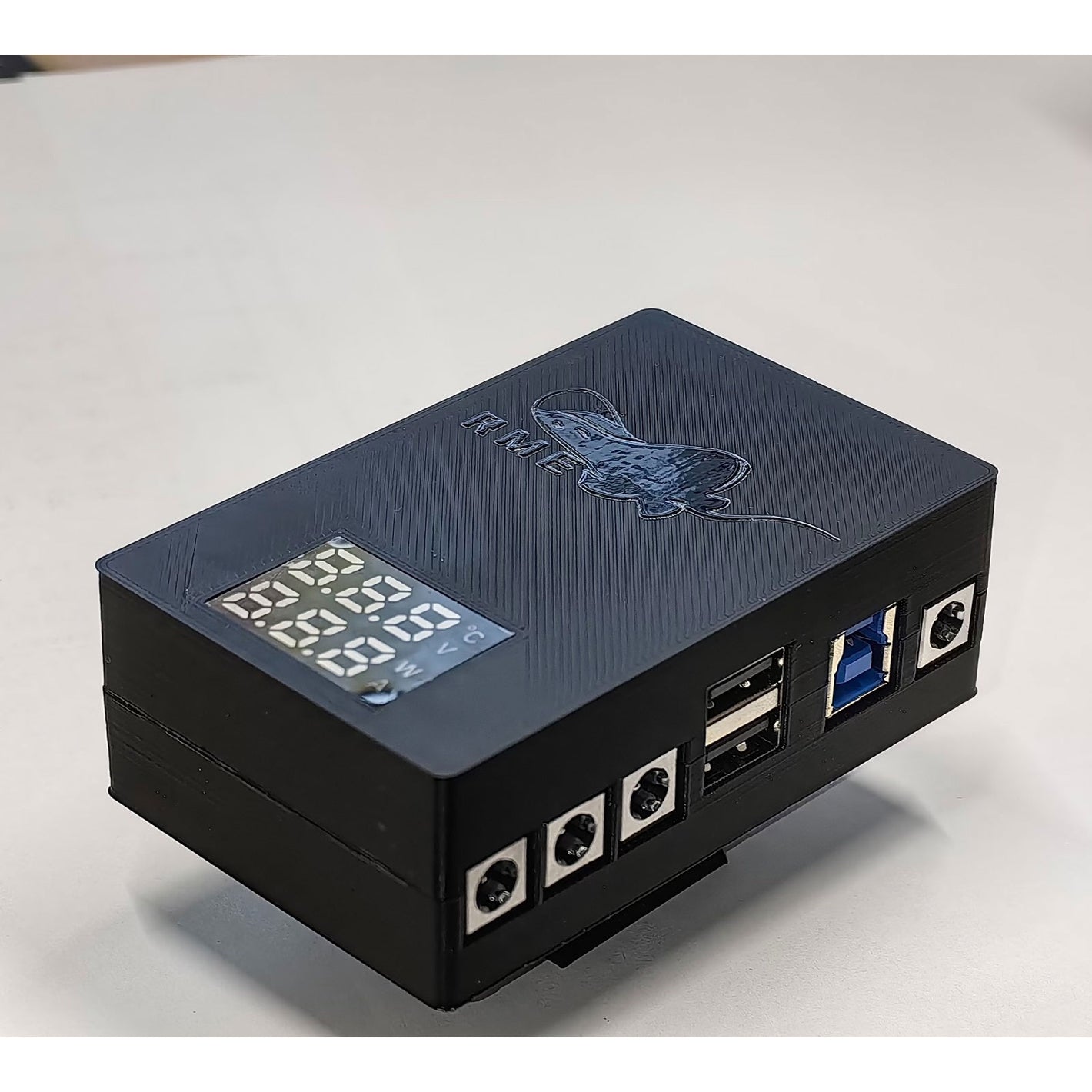 TeSeek Black USB3.0 Astronomical Power Supply Management Box 2xDC Input and 6x DC Output Support Voltage/Current Display