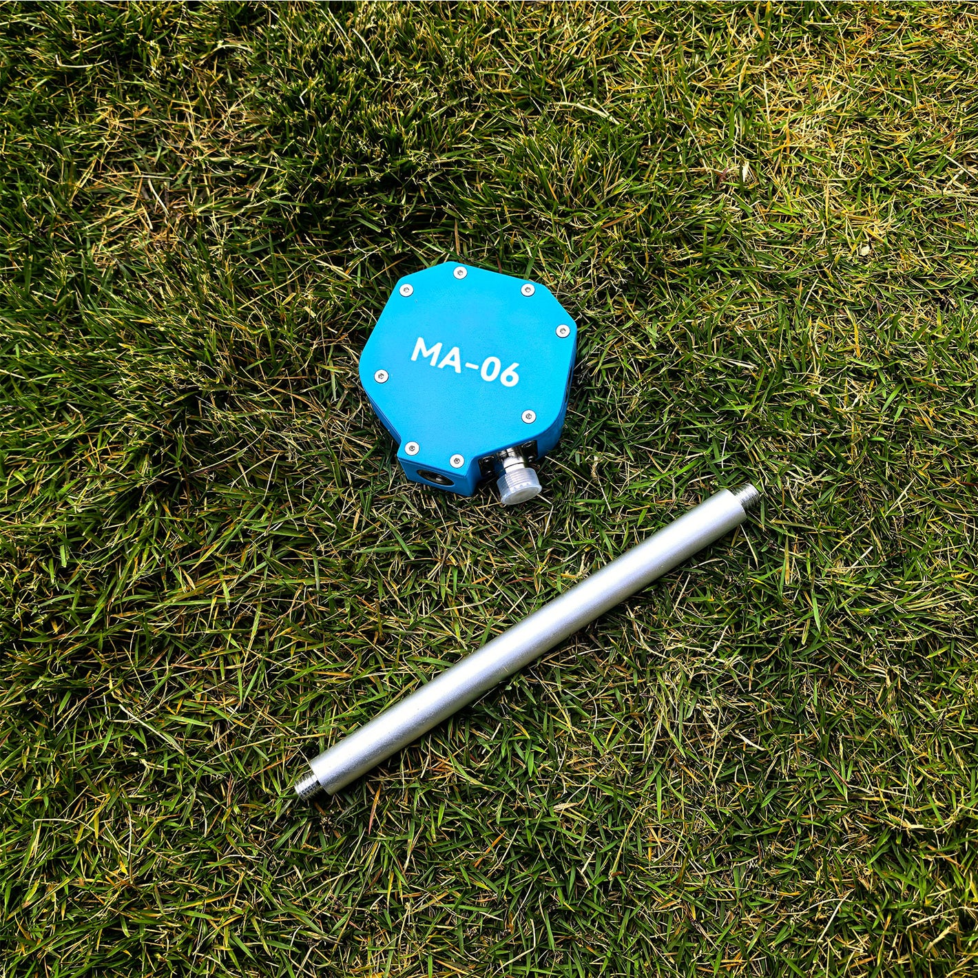 HamGeek Blue MA-06 100W Positive V + Horizontal Shortwave Telescopic Antenna Base Built-in 1:1 Balun with 20cm Extension Rod