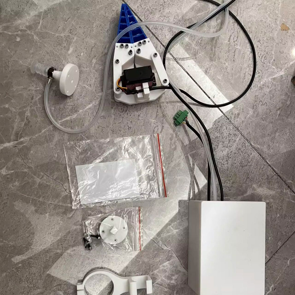 Unassembled Gripper 2-IN-1 Vacuum Suction Cup Flexible Gripper VLA Embodied Intelligence for 6-Axis Mechanical Arm