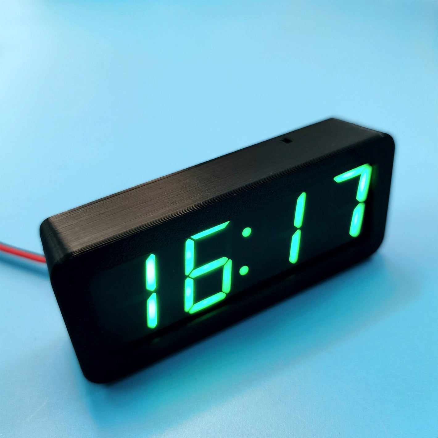 Green LED Version GPS/Beidou Satellite Timing 4-Bit Car-mounted Digital Clock DC5V with Time Memory Function